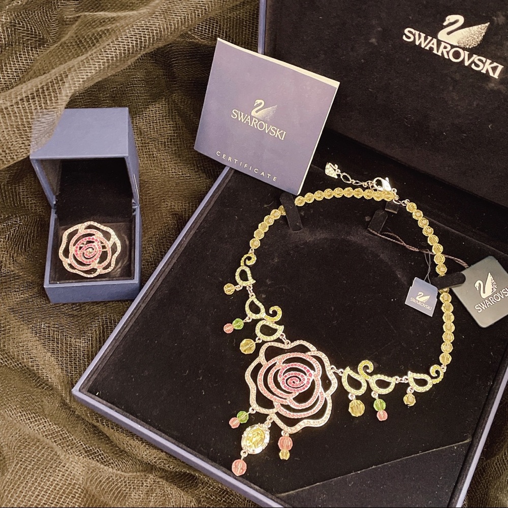 🥀Signed Disney Swarovski Belle Rose Necklace Ring